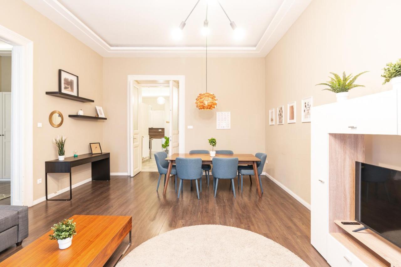 Spacious Luxury Apartment At The Heart Of Budapest — Photos 2